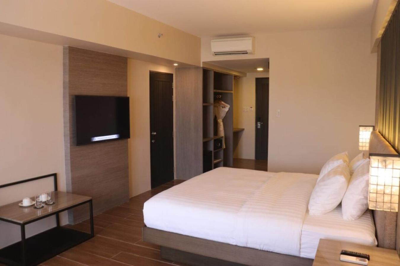 The Aurora Subic Hotel Managed By Hii オロンガポ エクステリア 写真