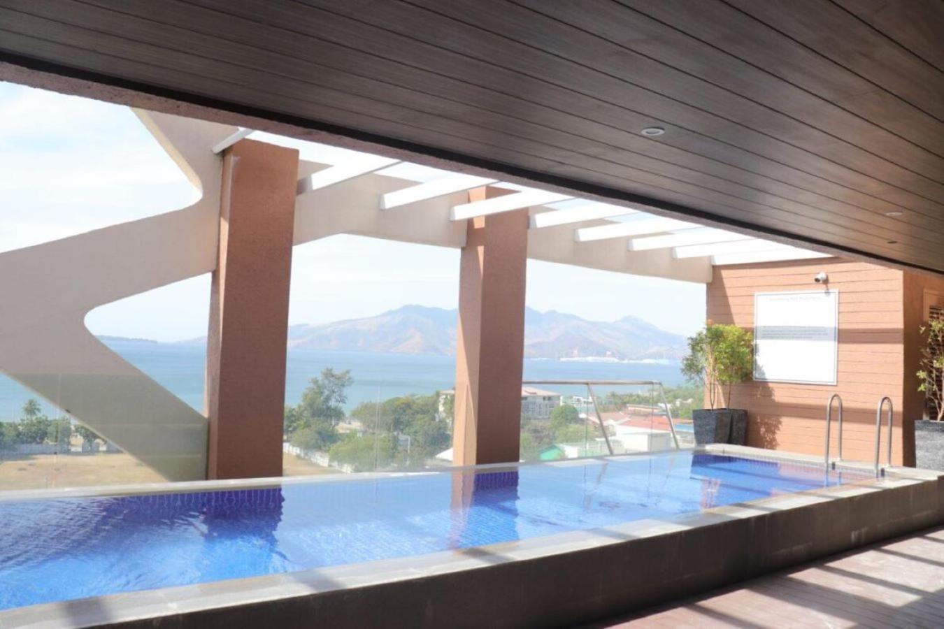 The Aurora Subic Hotel Managed By Hii オロンガポ エクステリア 写真